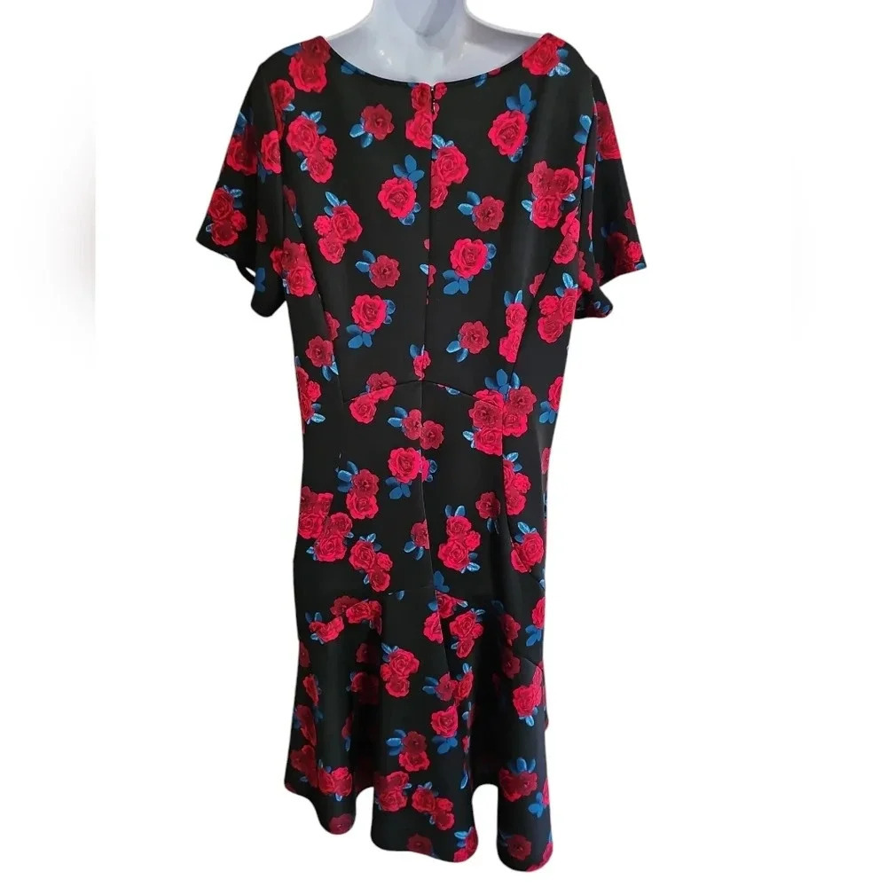 Lane Bryant Black Red Rose Floral Fit and Flare Dress Square Neck Size 18 NWOT - Picture 3 of 7